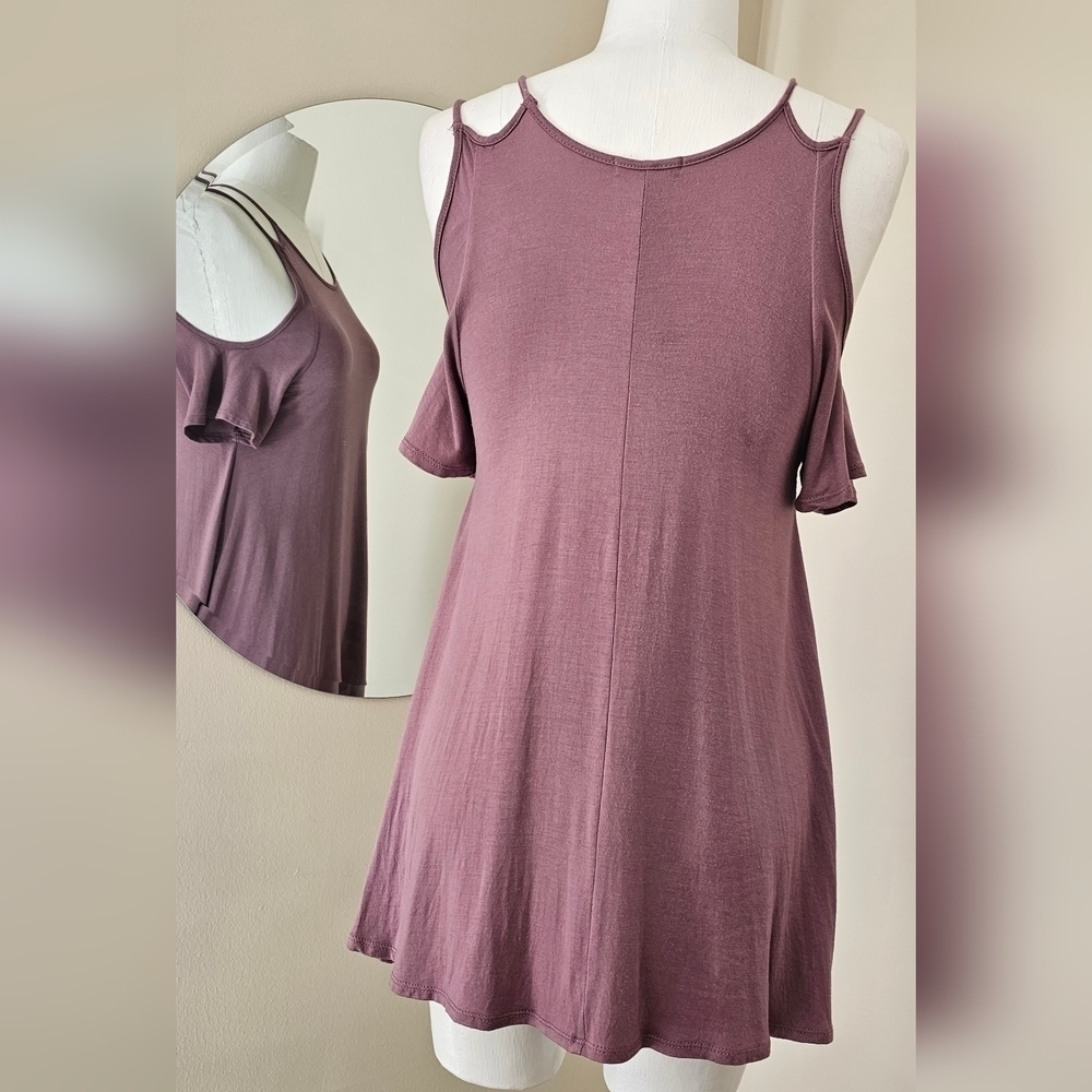 Heart Hips Cold Shoulder Top - Picture 3 of 7